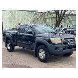 2009 TOYOTA TACOMA *143k Miles | 4x4 | No Accidents Reported* (NO RESERVE)