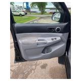 2009 TOYOTA TACOMA *143k Miles | 4x4 | No Accidents Reported* (NO RESERVE)
