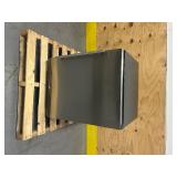 EdgeStar CBR1501SLD 23.44-in W 142 -Can Capacity Stainless Steel Built-in/Freestanding Indoor Beverage Refrigerator Msrp $1,049.00