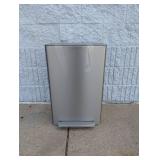 KOHLER STAINLESS STEEL STEP TRASH CAN 13GAL