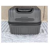 TRAVELERS CHOICE SUITCASE GRAY