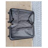 TRAVELERS CHOICE SUITCASE GRAY