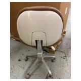 MSRP $1,200+ A-DEC 1601 DENTAL OPERATOR STOOL, ADJUSTABLE HEIGHT ERGONOMIC CLINIC CHAIR, VINYL UPHOLSTERY, 5-STAR MOBILE BASE, SMOOTH ROLLING CASTERS
