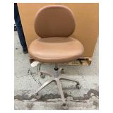 MSRP $1,200+ A-DEC 1601 DENTAL OPERATOR STOOL, ADJUSTABLE HEIGHT ERGONOMIC CLINIC CHAIR, VINYL UPHOLSTERY, 5-STAR MOBILE BASE, SMOOTH ROLLING CASTERS *THIS ONE IS A REALLY LOW SEATER