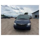 2005 Chrysler Town & Country Handicap van