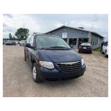 2005 Chrysler Town & Country Handicap van