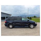 2005 Chrysler Town & Country Handicap van
