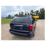 2005 Chrysler Town & Country Handicap van