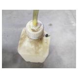 White 5-gallon 21in racing gas can ...