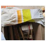 Box of misc assorted Beekeeping Gea...