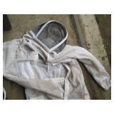 Beekeepers full-cover suit, Hooded ...