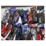 20 pair of Readers Glasses - variou...