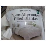 Berkshire Down Alternative Filled B...