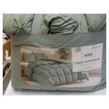 Casual Living 3 piece Comforter Set...