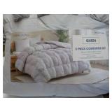 Casual Living 3 piece Comforter Set...
