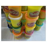Hasbo 24 Modeling Play-Doh Compound...