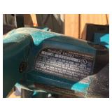 MAKITA XSS02 Cordless 18V 6 1/2" Circular Saw - Battery - Charger - Bag