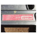 2 Aluminum Extension Ladders 11 Ft + 16 Ft - Decent