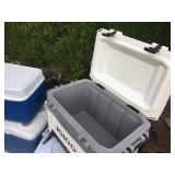 (4) Coolers - IGLOO - COLEMAN - RUBBERMAID - Good