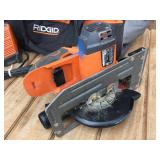 RIDGID R8655 Cordless 18V 6 1/2" Trim Saw + Charger