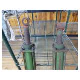 2 One-Way Hydraulic Cylinders