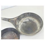 Set of 3 Antique Metal Cold Handle Cowboy Skillets/Frying Pans
