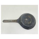 Set of 3 Antique Metal Cold Handle Cowboy Skillets/Frying Pans