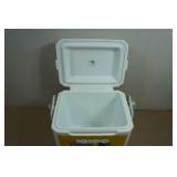 11 Quart Pacifico Beer Igloo Cooler