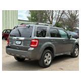2010 FORD ESCAPE LIMITED *118k Miles* (NO RESERVE)