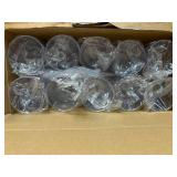 Nuogo 200 Pcs 5oz Mini Dessert Cups with Spoons Bulk 100 Pcs Clear Small Parfait Appetizer Cup with 100 Spoons Disposable Plastic Dessert Goblets for Summer Party Pudding Ice Cream(Transparent Color)