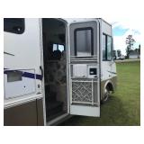 2003 Damon Daybreak 34