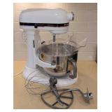 K - Stand Mixer - KitchenAid Professional 6 Bowl-Lift With Bowl, Shield & Attachments