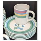 K - Dinnerware Set - Caleca Meadow 8 Dinner Plates & Mugs