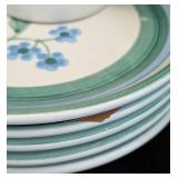 K - Dinnerware Set - Caleca Meadow 8 Dinner Plates & Mugs