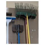G - Shovels, Brooms & Long-Handle Tools Mixed Lot