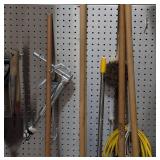 G - Shovels, Brooms & Long-Handle Tools Mixed Lot