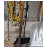 G - Shovels, Brooms & Long-Handle Tools Mixed Lot