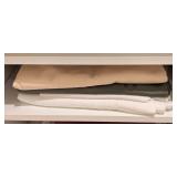 DR - Table Linens Mixed Lot Tablecloths Napkins & Placemats