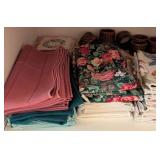DR - Table Linens Mixed Lot Tablecloths Napkins & Placemats