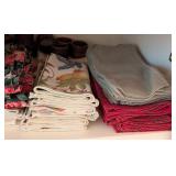 DR - Table Linens Mixed Lot Tablecloths Napkins & Placemats