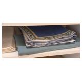 DR - Table Linens Mixed Lot Tablecloths Napkins & Placemats