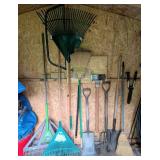 BY - Yard Tools & Rakes Mixed Lot