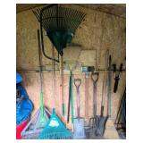 BY - Yard Tools & Rakes Mixed Lot