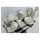 Ralph Lauren Wedgwood Clearwater 43-Piece China Service