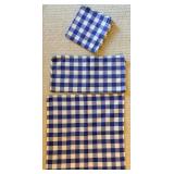 Blue & White Linen Tablecloth & Napkins Mixed Lot