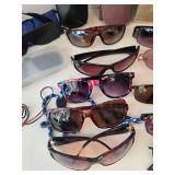 Mixed Lot of Eyeglass, Sunglasses & Cases - 1 Panama Jack