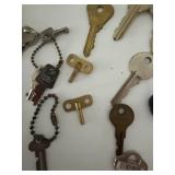 Mixed Lot: Assorted Keys, Keychains & Padlocks