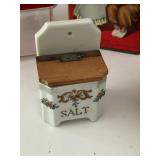 Mixed Kitchen Decor and Container Lot With Droste