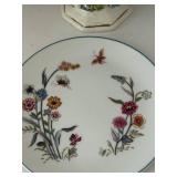 Mixed Lot of Decorative Ceramic Floral Pieces Collectibles