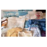 Vintage Kitchen Linens Tablecloths, Aprons & Towels Mixed Lot